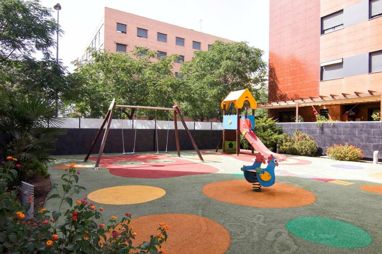 Apartamento Forum-Ciencias Con Piscina, Gym & Parking グラナダ エクステリア 写真